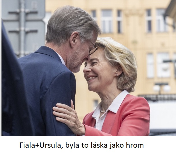 Fiala a Ursula laska jako hrom